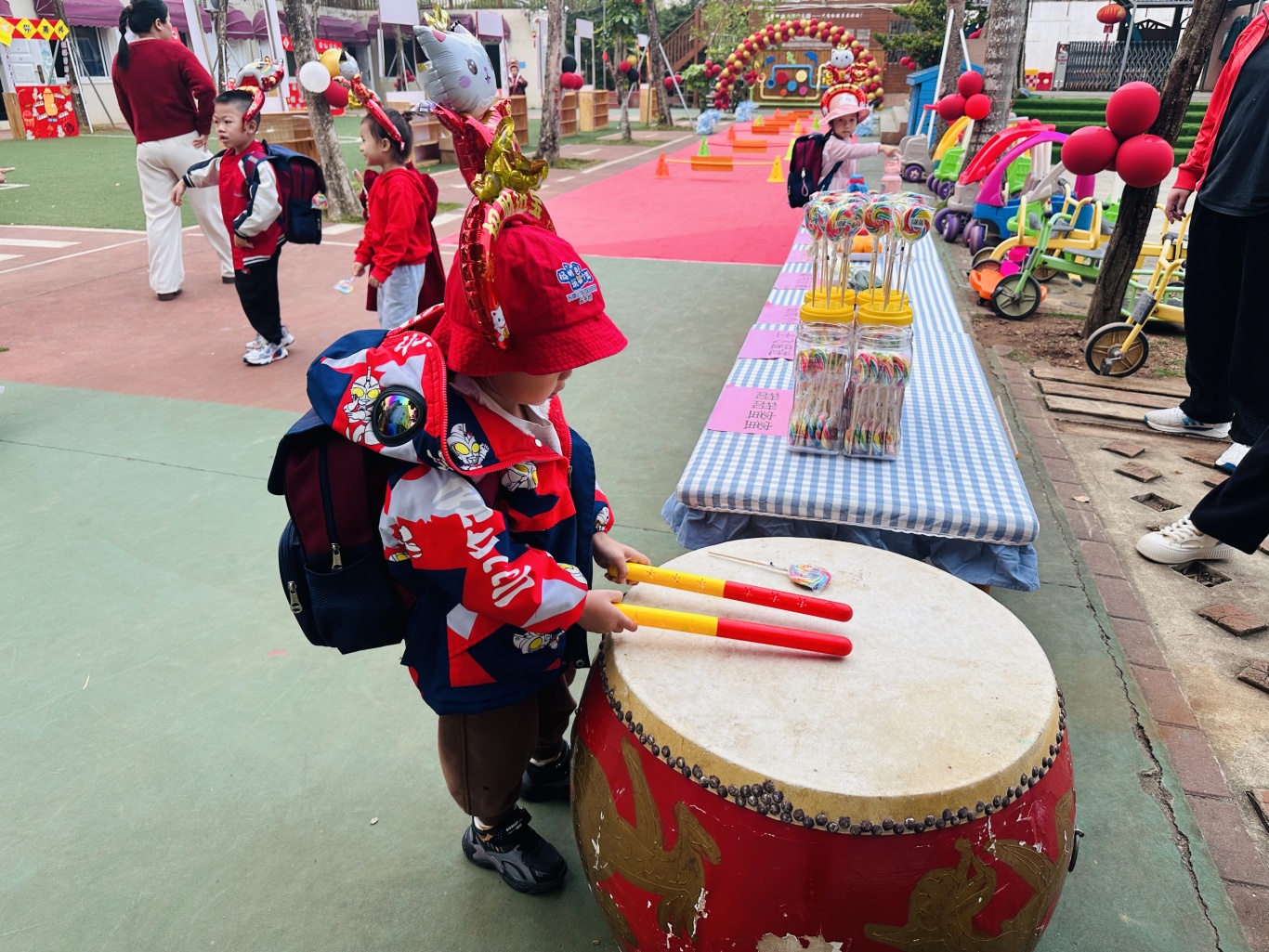 瑞蛇躍新春·童夢啟新航——?？谑徐`山鎮(zhèn)中心幼兒園南田山高分園開學(xué)典禮-圖片8