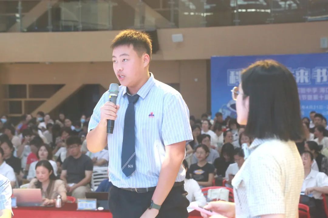 聚焦核心素養(yǎng)，共研備考新策略——2025年海口市美蘭區(qū)、龍華區(qū)初中語(yǔ)文中考備考命題培訓(xùn)會(huì)暨林惠萍名師工作室研修活動(dòng)在我校成功舉辦-圖片2