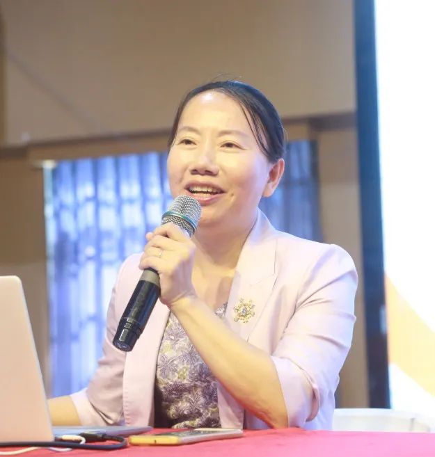 聚焦核心素養(yǎng)，共研備考新策略——2025年?？谑忻捞m區(qū)、龍華區(qū)初中語(yǔ)文中考備考命題培訓(xùn)會(huì)暨林惠萍名師工作室研修活動(dòng)在我校成功舉辦-圖片3