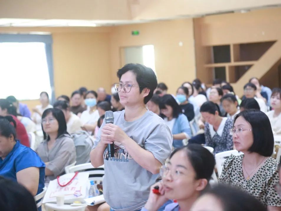 聚焦核心素養(yǎng)，共研備考新策略——2025年?？谑忻捞m區(qū)、龍華區(qū)初中語(yǔ)文中考備考命題培訓(xùn)會(huì)暨林惠萍名師工作室研修活動(dòng)在我校成功舉辦-圖片4