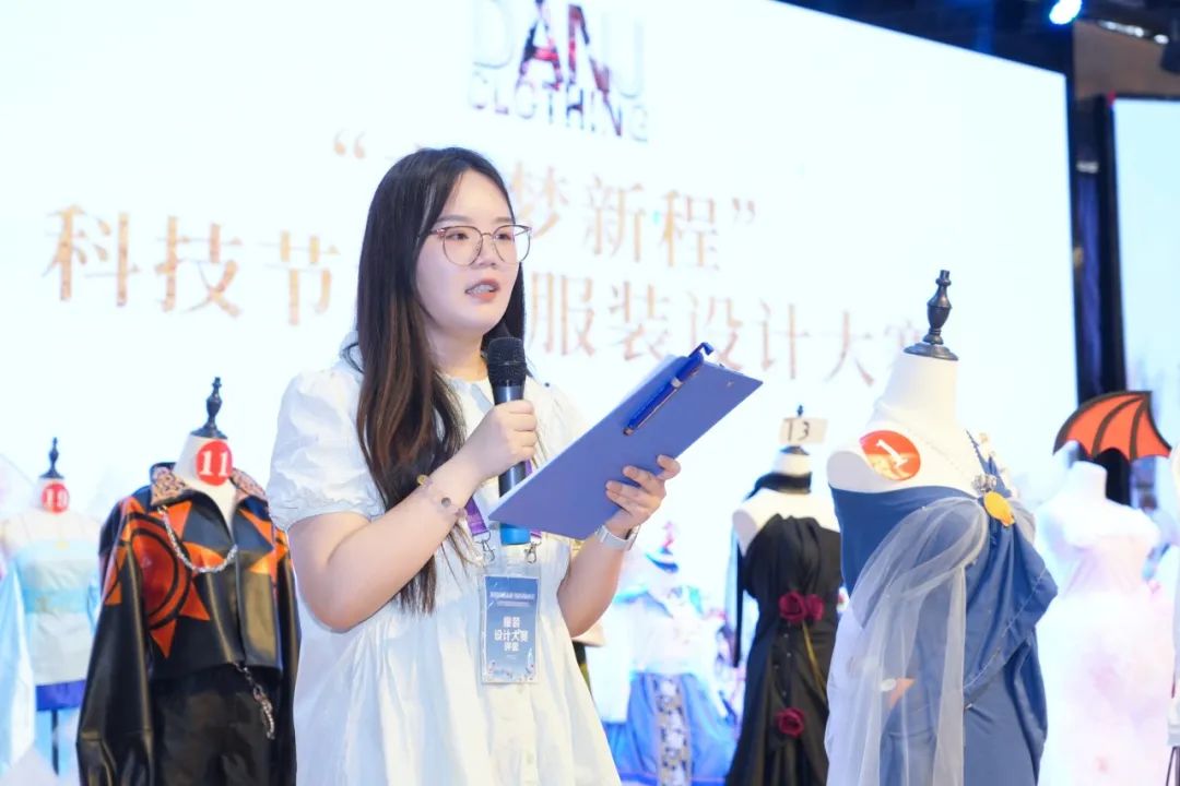 青春創(chuàng)意點(diǎn)亮?xí)r尚舞臺(tái)——?？谏礁咧袑W(xué)2025校園服裝設(shè)計(jì)大賽圓滿落幕-圖片6