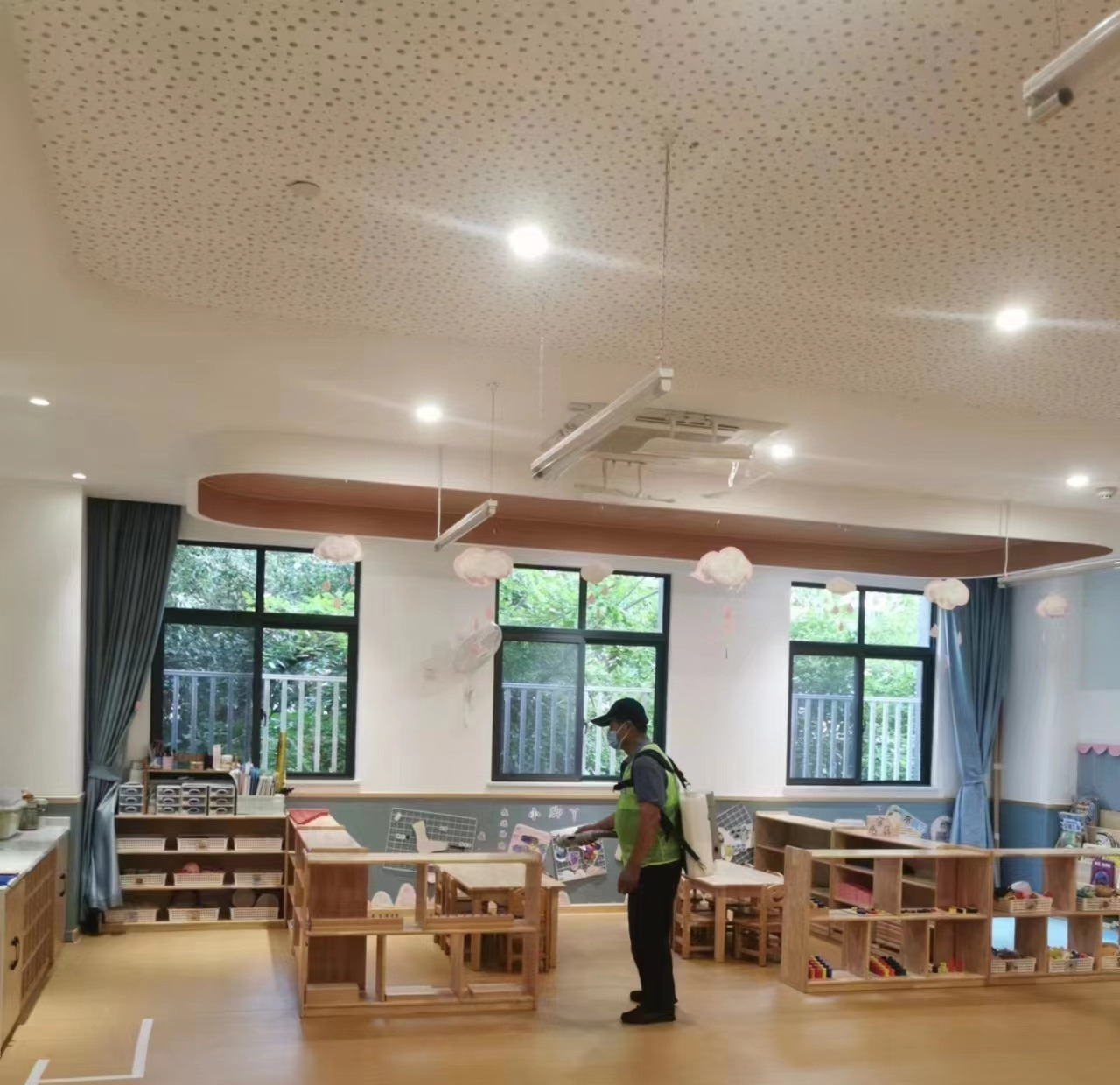 遠(yuǎn)離登革熱，我們?cè)谛袆?dòng)！——?？谑猩礁哂變簣@開(kāi)展預(yù)防登革熱愛(ài)國(guó)衛(wèi)生運(yùn)動(dòng)行動(dòng)-圖片14