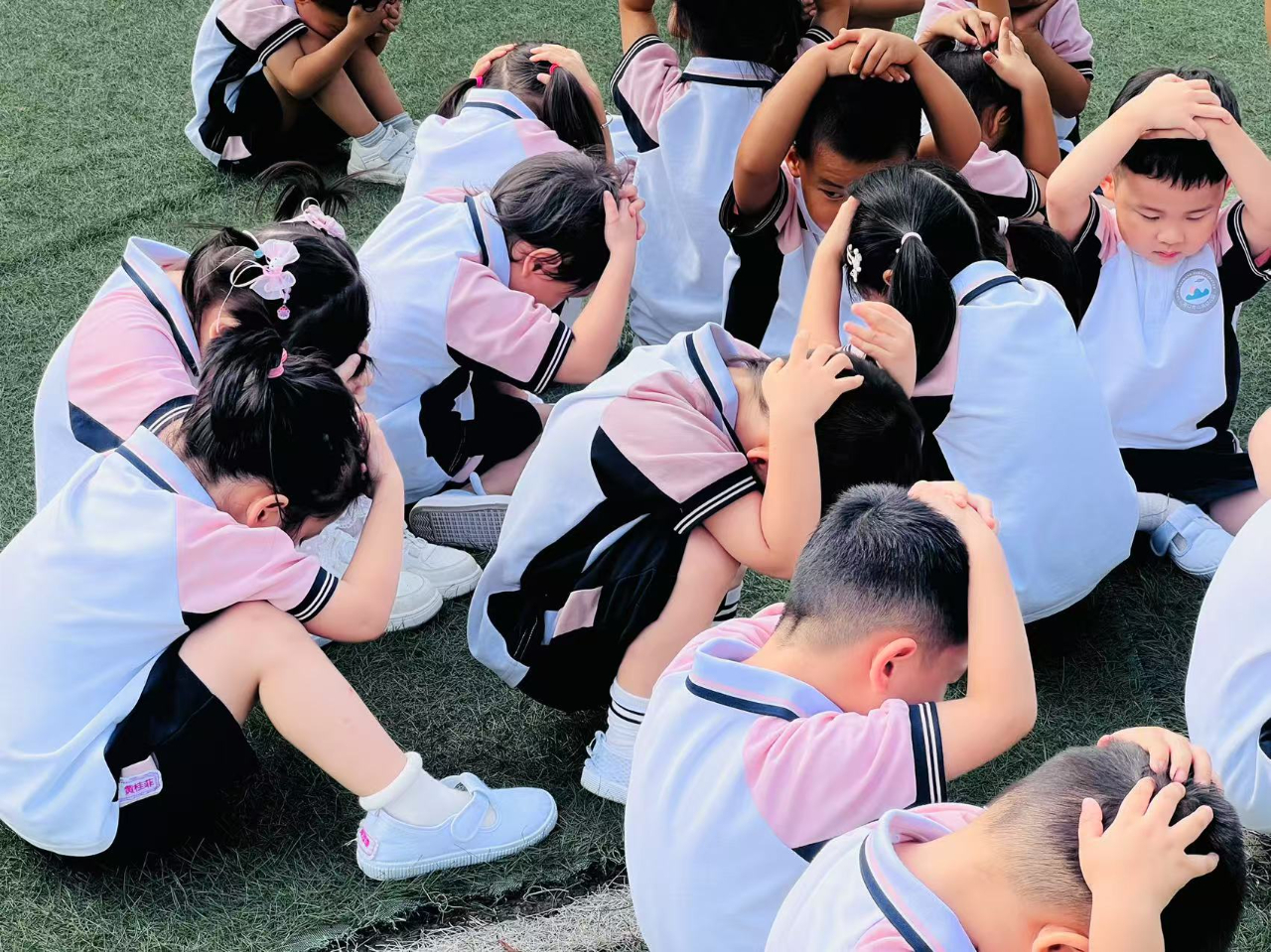 人人講安全 個(gè)個(gè)會(huì)應(yīng)急——?？谑猩礁哂變簣@2025年防震減災(zāi)演練活動(dòng)-圖片35