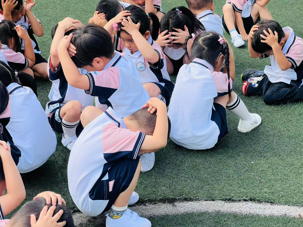 人人講安全 個(gè)個(gè)會(huì)應(yīng)急——海口市山高幼兒園2025年防震減災(zāi)演練活動(dòng)-圖片38