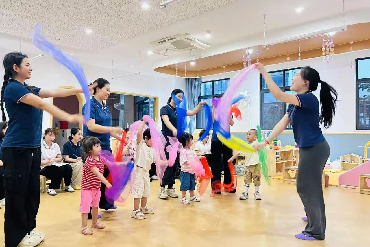 【以研促教·共話(huà)成長(zhǎng)】——總園引領(lǐng)山高托育早教中心大教研活動(dòng)-圖片5