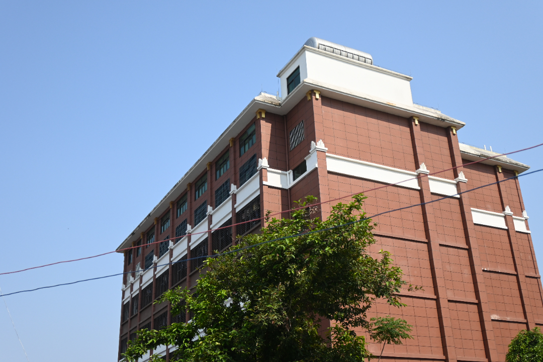 聚焦！定安縣山高高級(jí)實(shí)驗(yàn)中學(xué)新生報(bào)名火熱進(jìn)行中！-圖片1