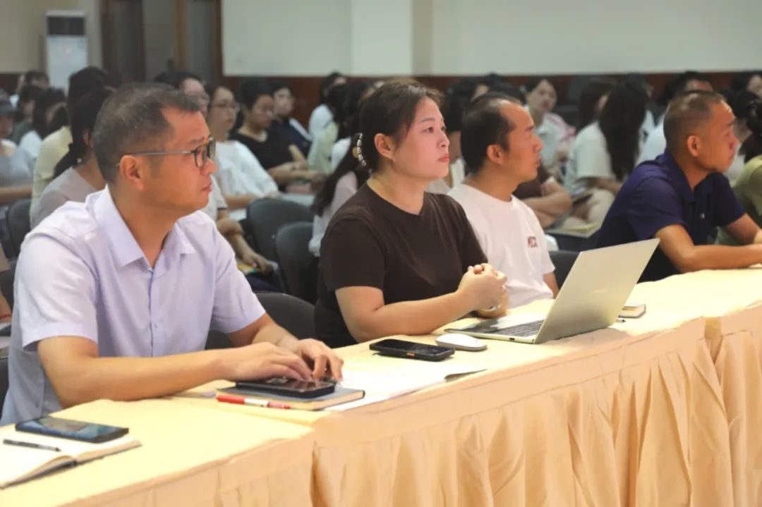 聚力提質(zhì)，共啟新程——?？谏礁邔W(xué)校 2025 年秋季教學(xué)培訓(xùn)圓滿舉行-圖片6